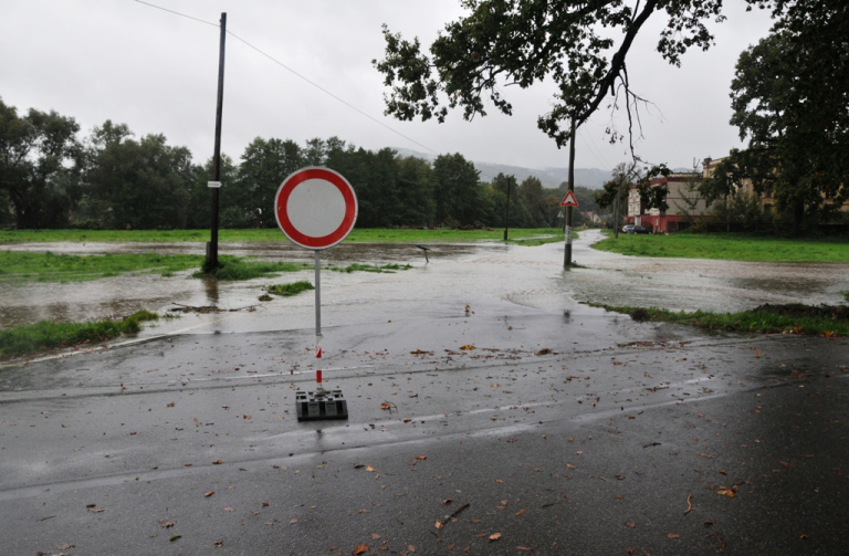 Silnice v Hrádku n.N. kolem 16 hodiny